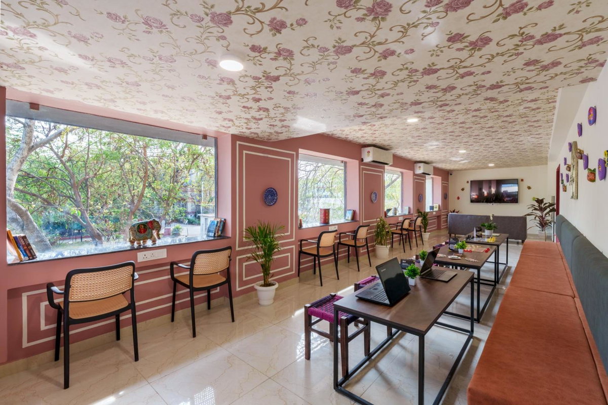 The Hosteller Jaipur, MI Road, India
