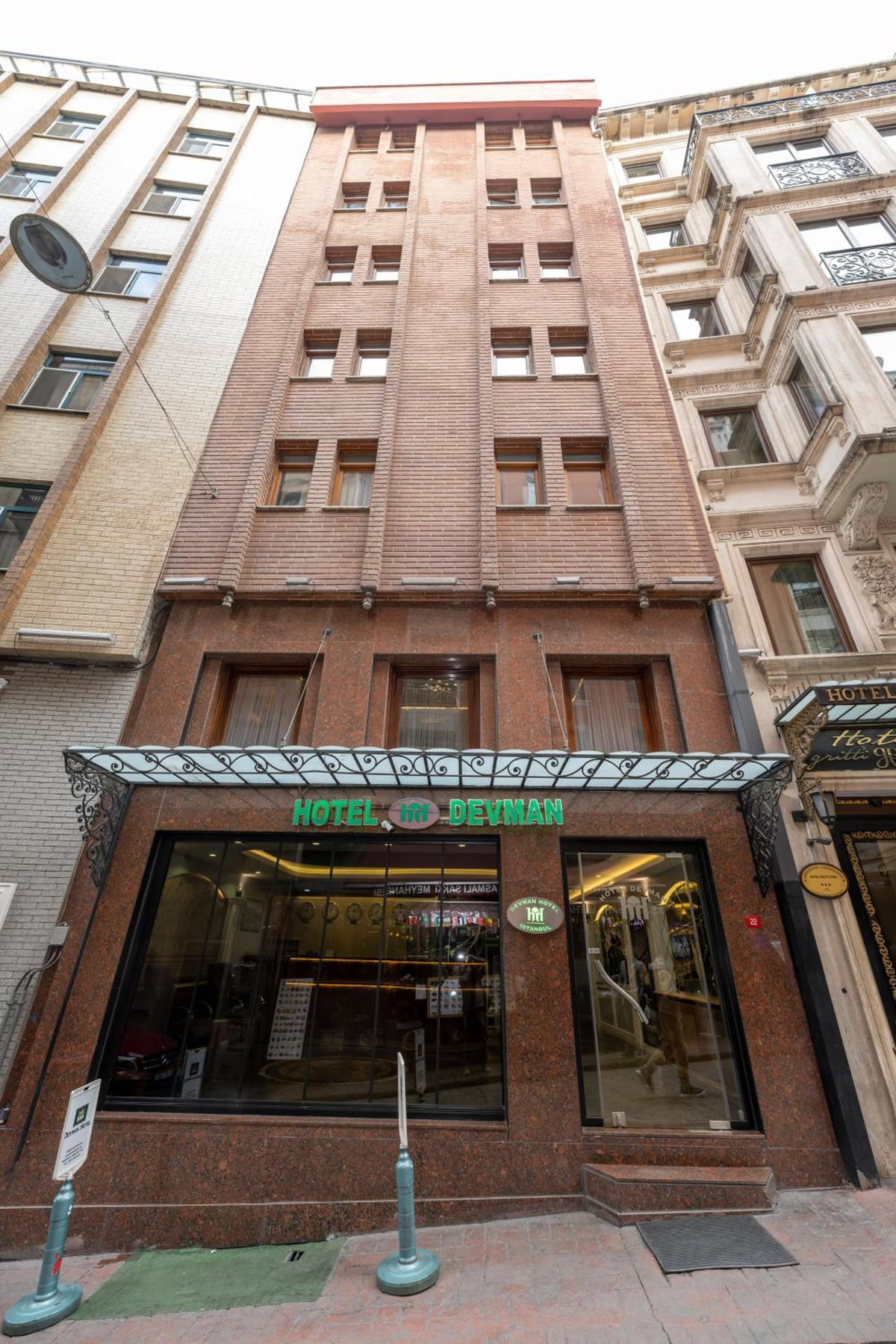 Hotel · The Hotel Devman & Terrace, Eminoenue