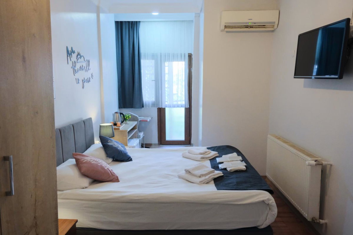 Hotel · Kondoskali Hotel, Eminoenue