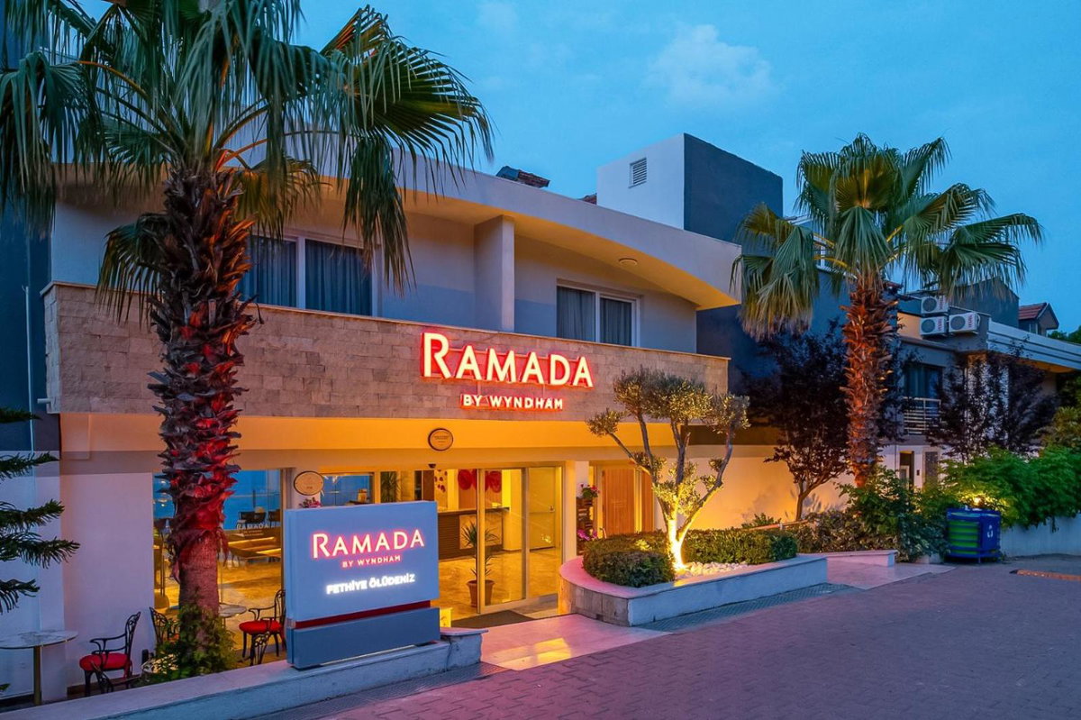 Hôtel · Ramada by Wyndham Fethiye Oludeniz, Fethiye