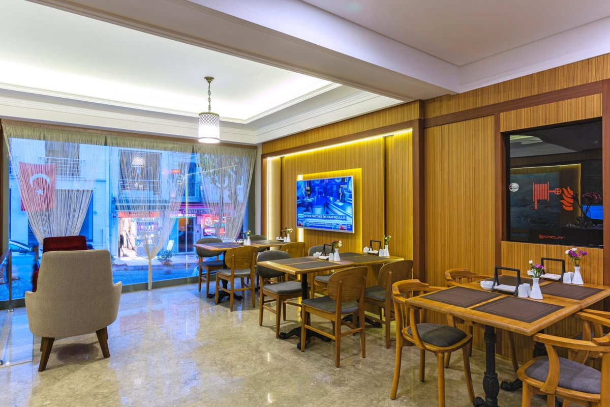 Hotel · Obelisk Hotel & Suites, Eminoenue