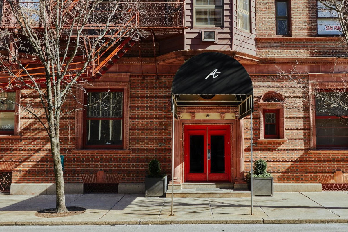 Hotel · Alexander Inn, Center City