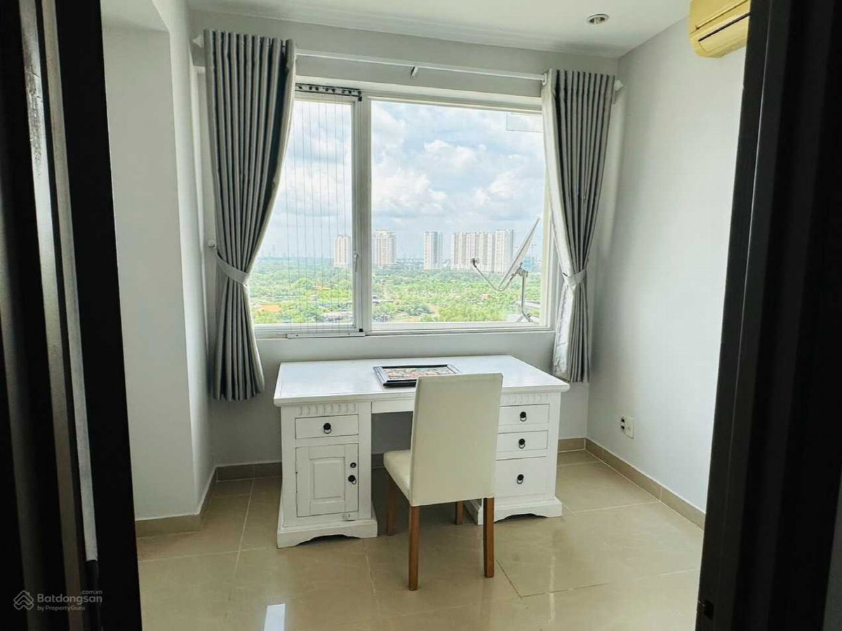 Grand View, Vietnam
