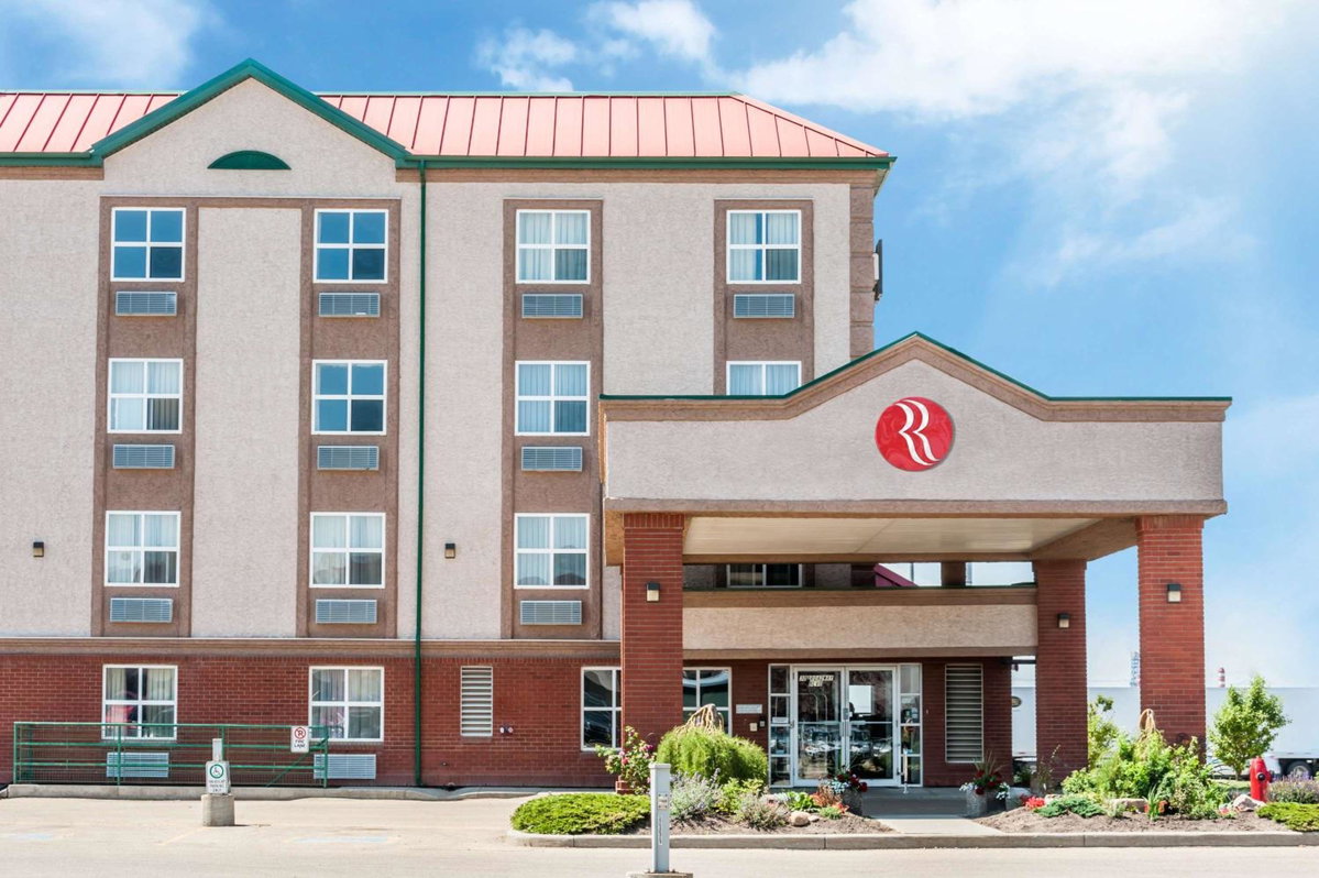 Ramada by Wyndham Sherwood Park, Canada