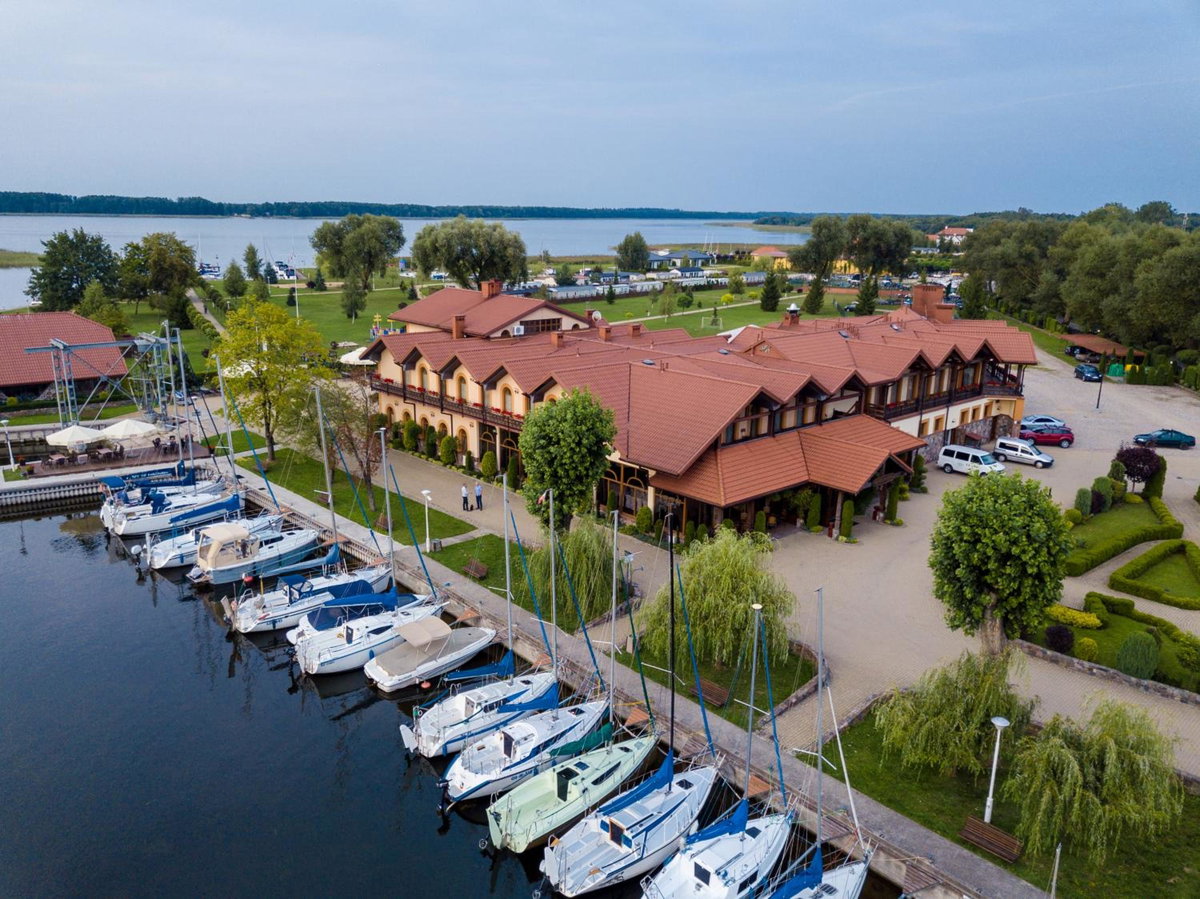 Hotel Roś, Poland