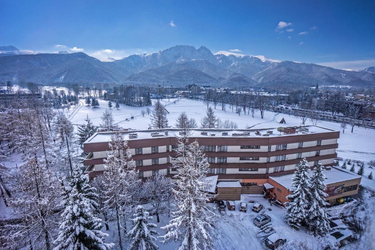 Hotel Helios nowy BASEN ! Zakopane, centrum - tylko 300m od Krupówek !, Polonia