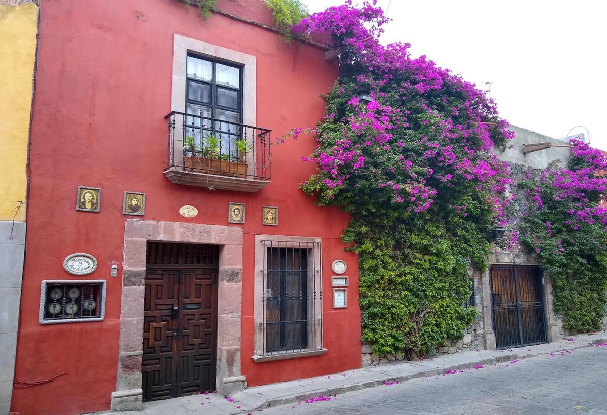 Casa de la Noche, Mexico