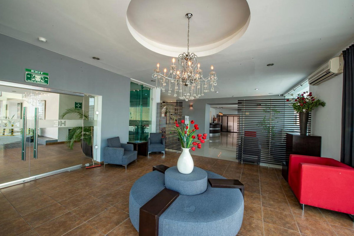 Hotel · Hotel Embajadores, Merida