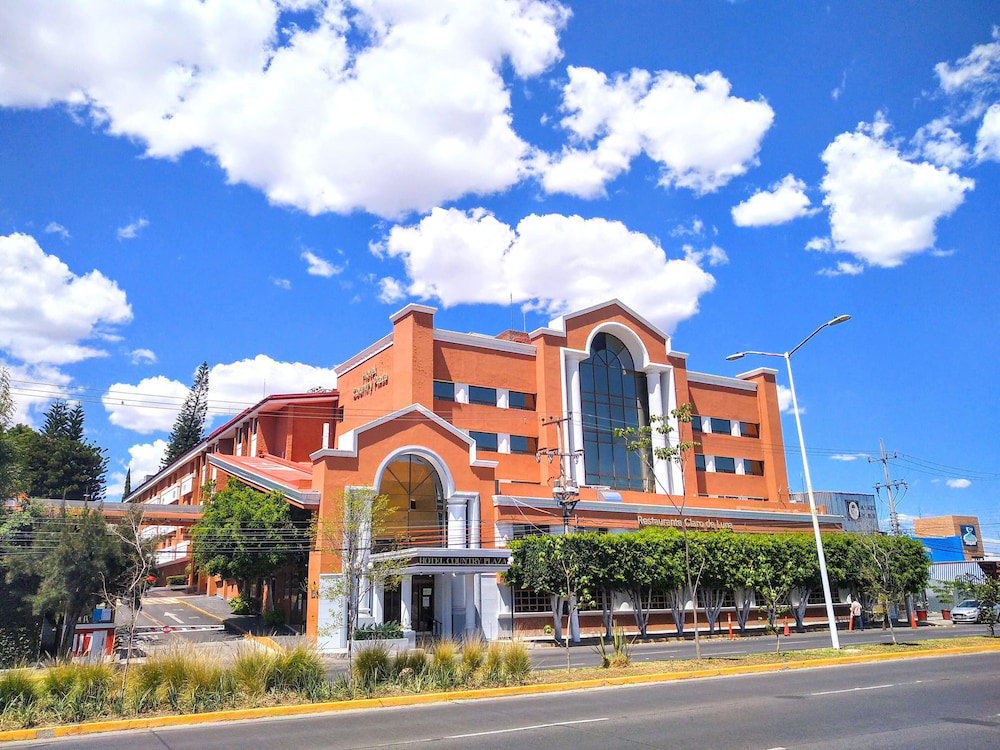 Отель · Country Plaza, Zapopan