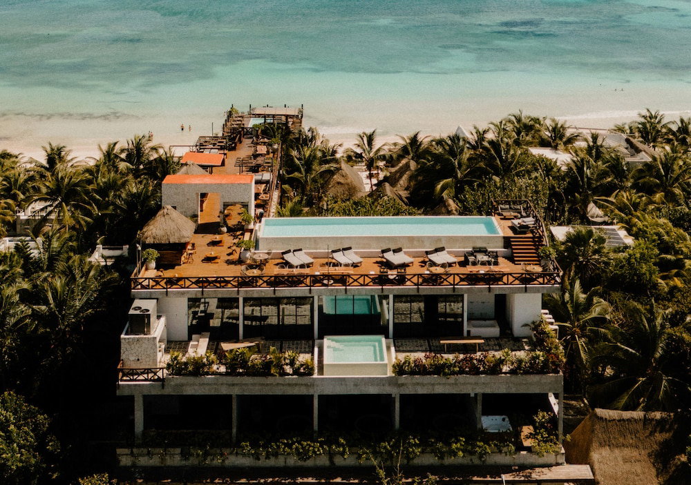 Hotelito Azul, Mexico