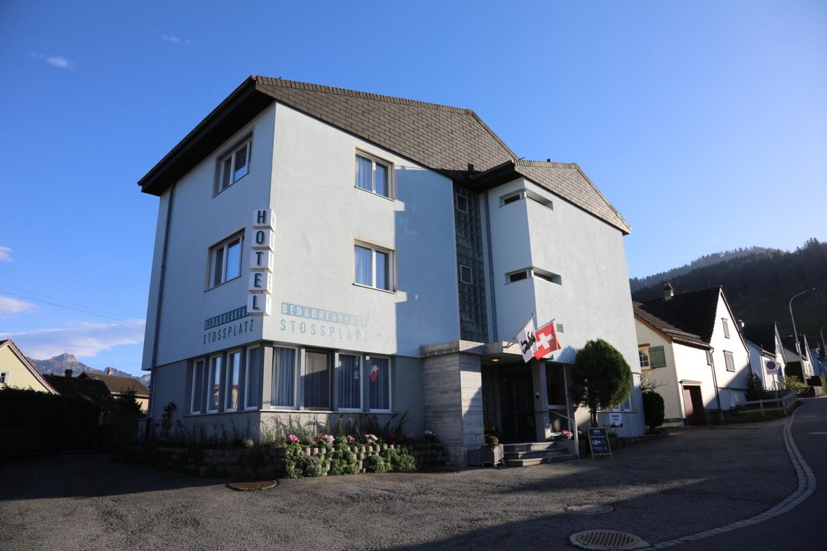 Hotel B&B Stossplatz anytime and easy self Check-in, Швейцария