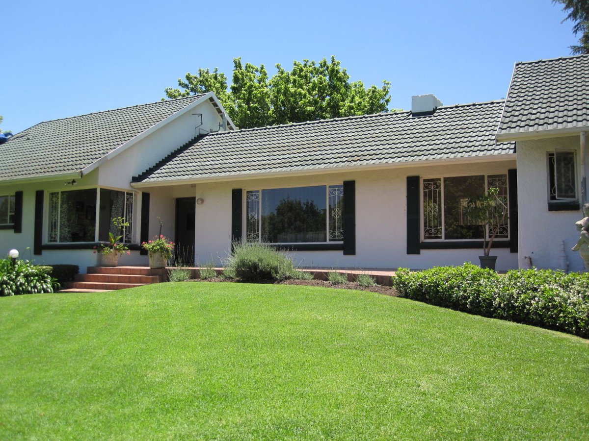 Hôtel · The Pecan Tree Guesthouse, Randburg