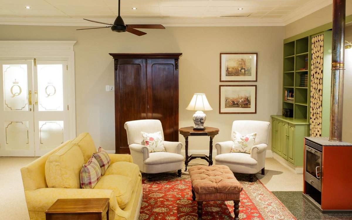 Hotel · Queen's Hotel by BON Hotels, Oudtshoorn
