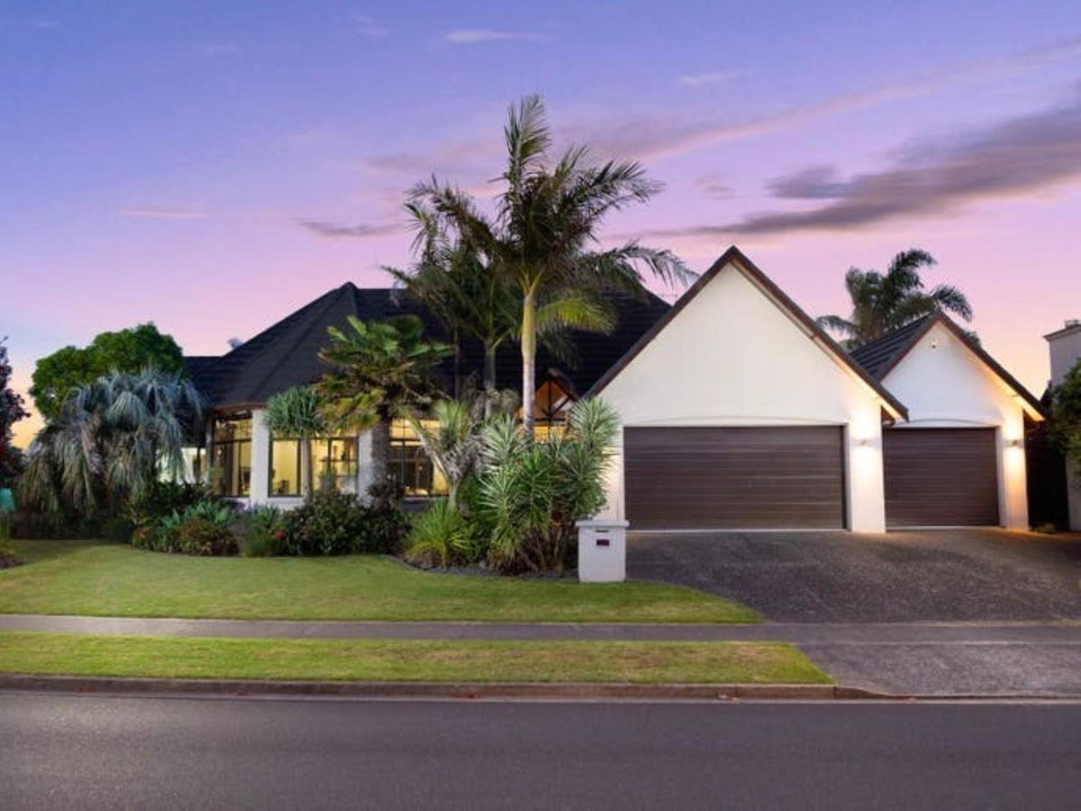 Hotel · Palm Paradise with Spa, Tauranga