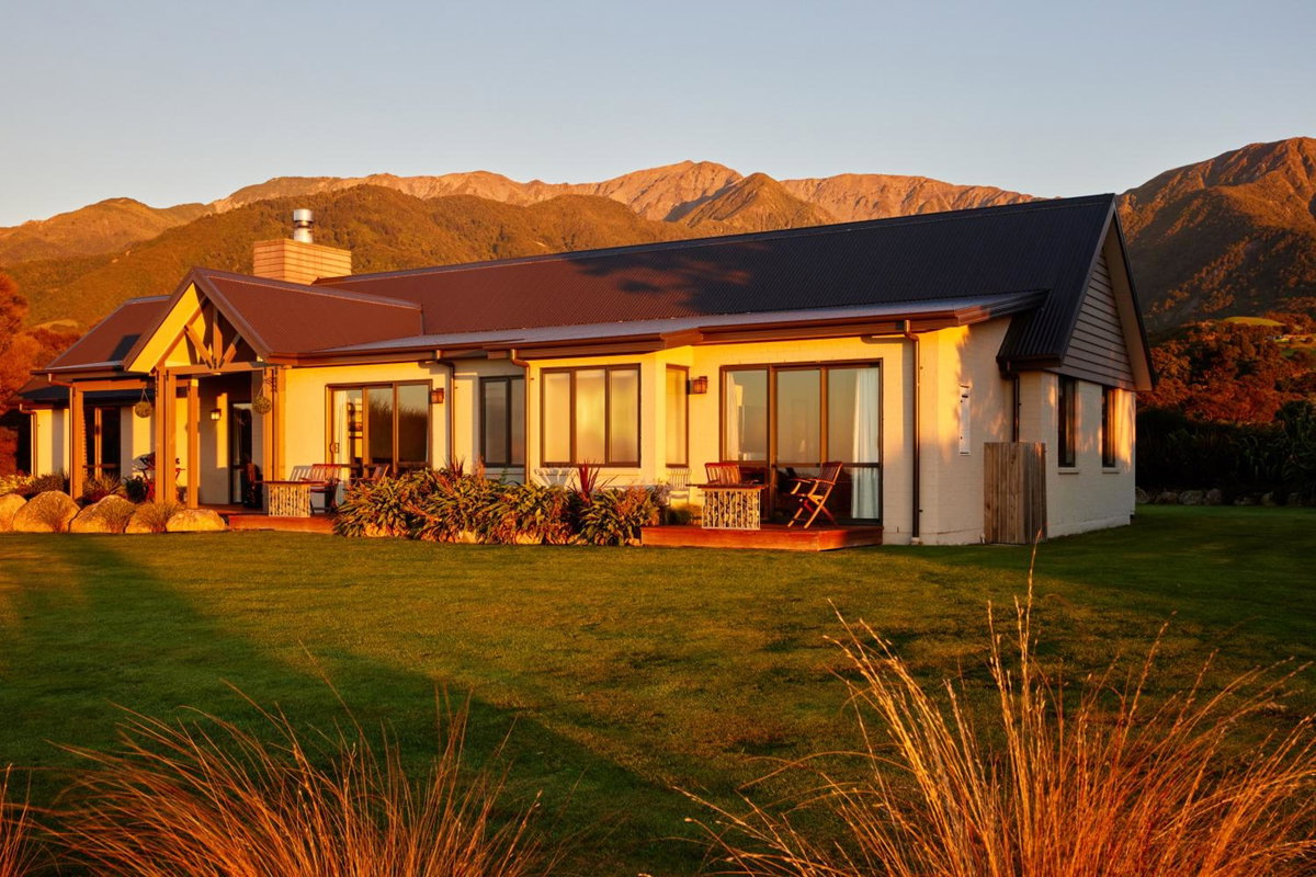 Отель · Manakau Lodge, Kaikoura