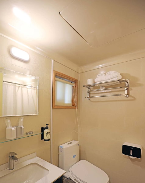 Baili Manor Cing Jing, Puli, 台湾