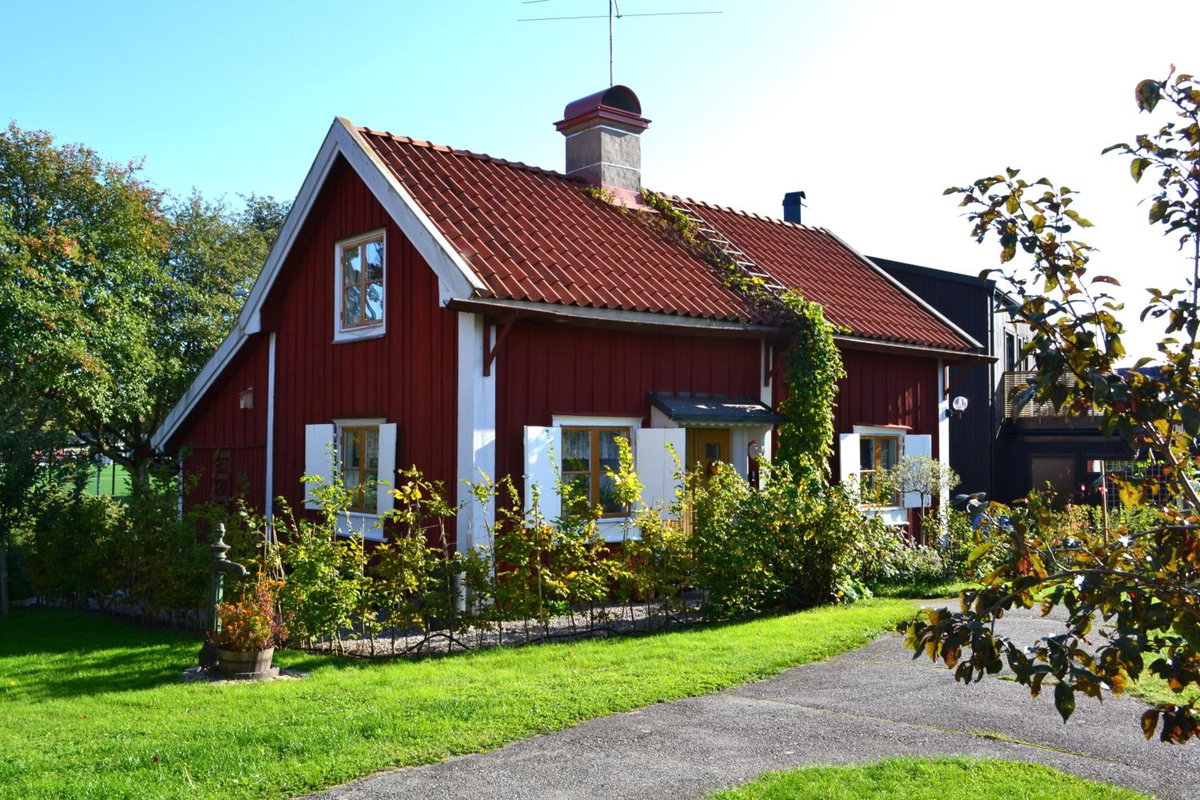 Rustik gäststuga med lantlig känsla nära Örebro city, Sweden