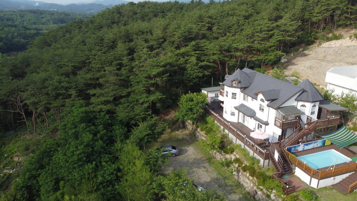 Another world pension, South Korea