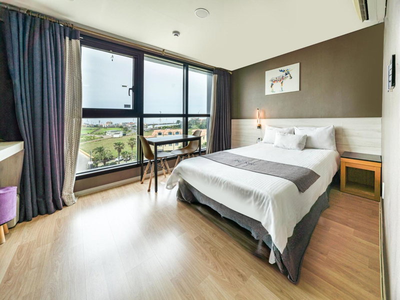 Sky Hotel, Gaigeturi, 대한민국