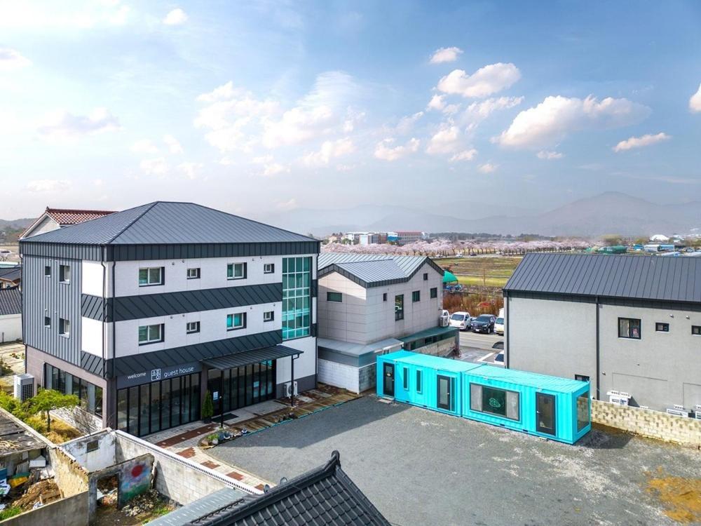 Gyeongju Guesthouse Picnic, South Korea