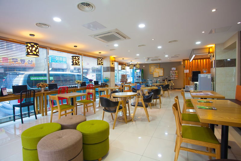 Jeju R Hotel & Guest House - Hostel, Jeju City, 대한민국