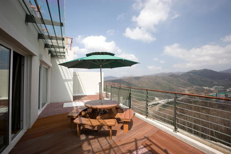 High1 Condominium, T'aebaek, 대한민국