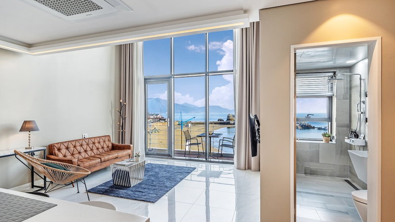 Namhae Lounge 32 Resort A, Yeosu, 대한민국