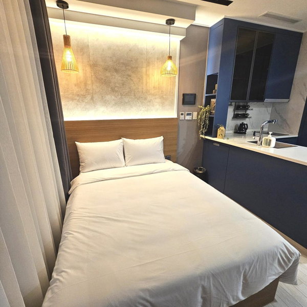 Raviens-Elliy's Room, Busan, 대한민국