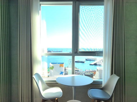 Raviens-Elliy's Room, Busan, 대한민국