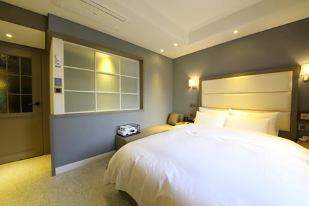 Brooks Hotel Tongyeong, Kyosai, 대한민국