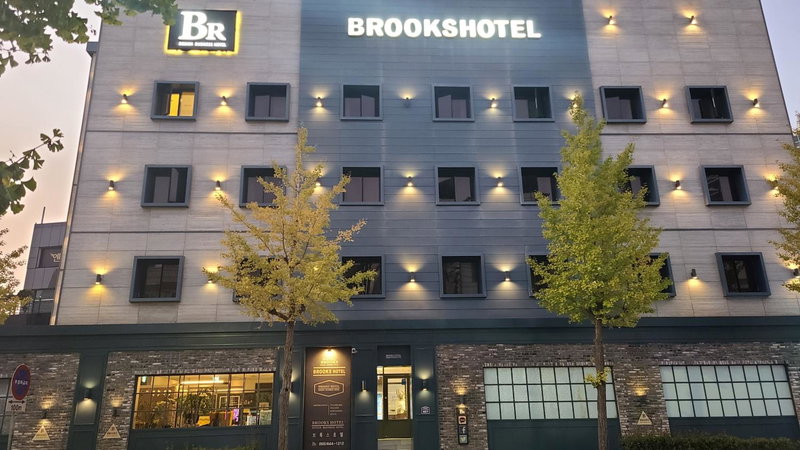 Brooks Hotel Tongyeong, Kyosai, 대한민국