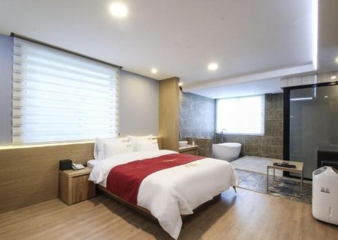 No.1 New Yorker Hotel, Chinju, 대한민국