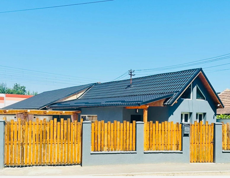 Villa 3, Medias, Romania