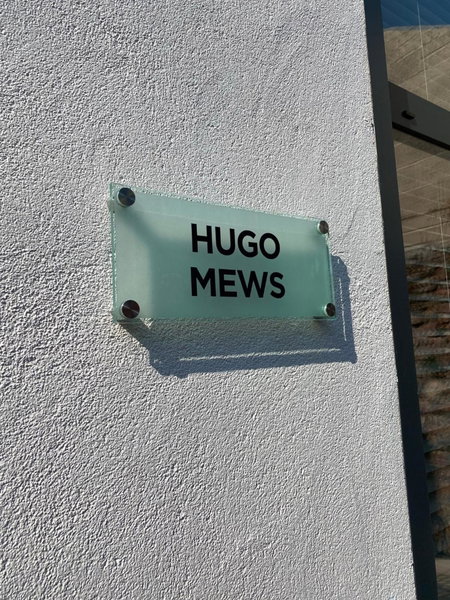 Hugo Mews Bright Studio Apartment, Bray, Ireland