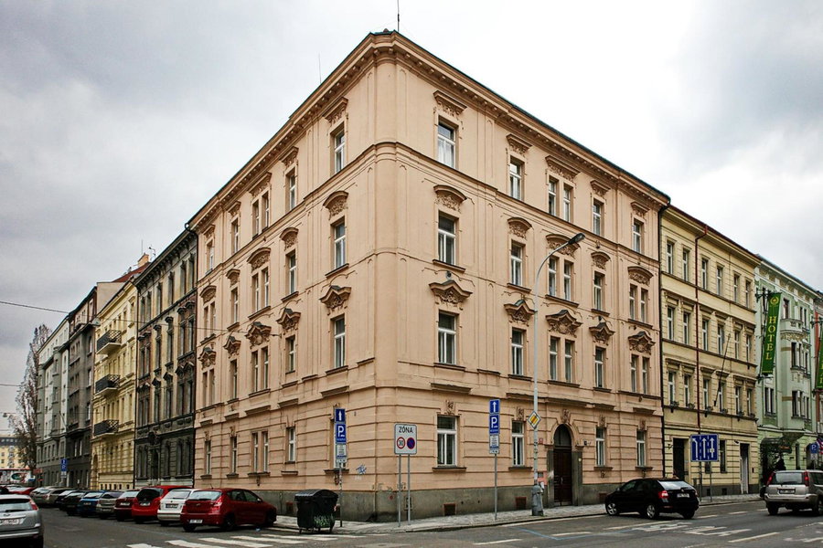 Luxury Center Apt. Charles bridge walking distance, Prague, Czechia