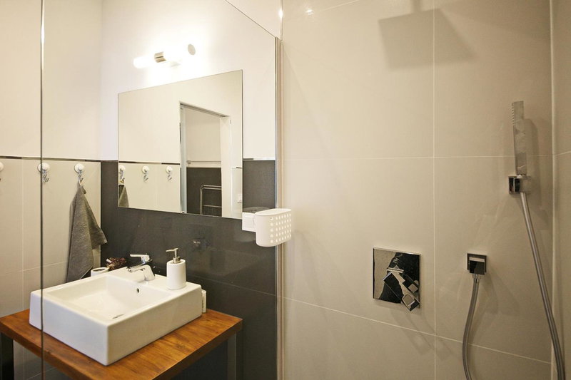 Luxury Center Apt. Charles bridge walking distance, Prague, Czechia