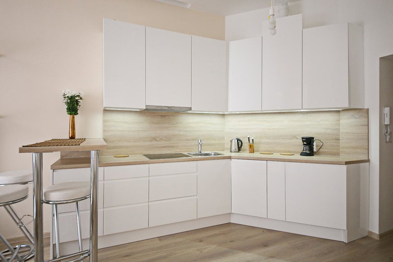 Luxury Center Apt. Charles bridge walking distance, Prague, Czechia