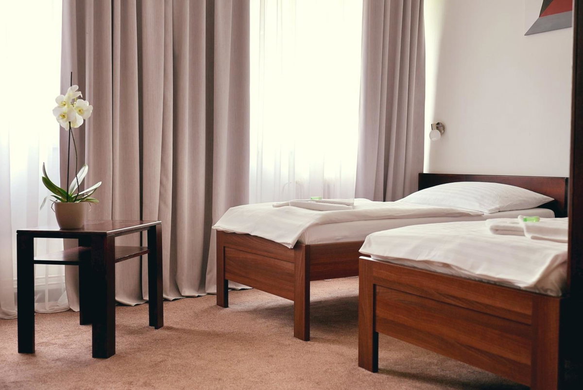 Отель · Hotel Merkur - Jablonec nad Nisou, Jablonec Nad Nisou