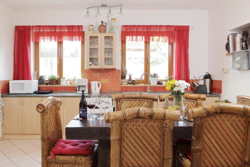Pension Sebastian a vinný bar Prostě SKLEP, Breclav, Czechia
