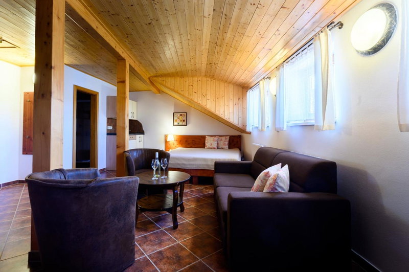 Penzion U TŘÍ RŮŽÍ - Adults Only, Breclav, República Checa