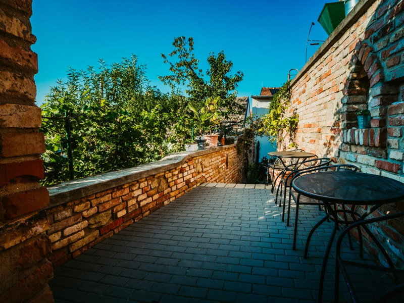 Penzion U TŘÍ RŮŽÍ - Adults Only, Breclav, República Checa