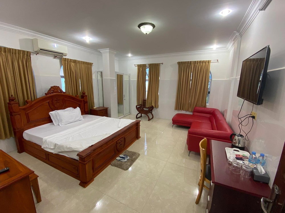 Hotel · Old Durbar Hotel & Restaurant, Phnom Penh
