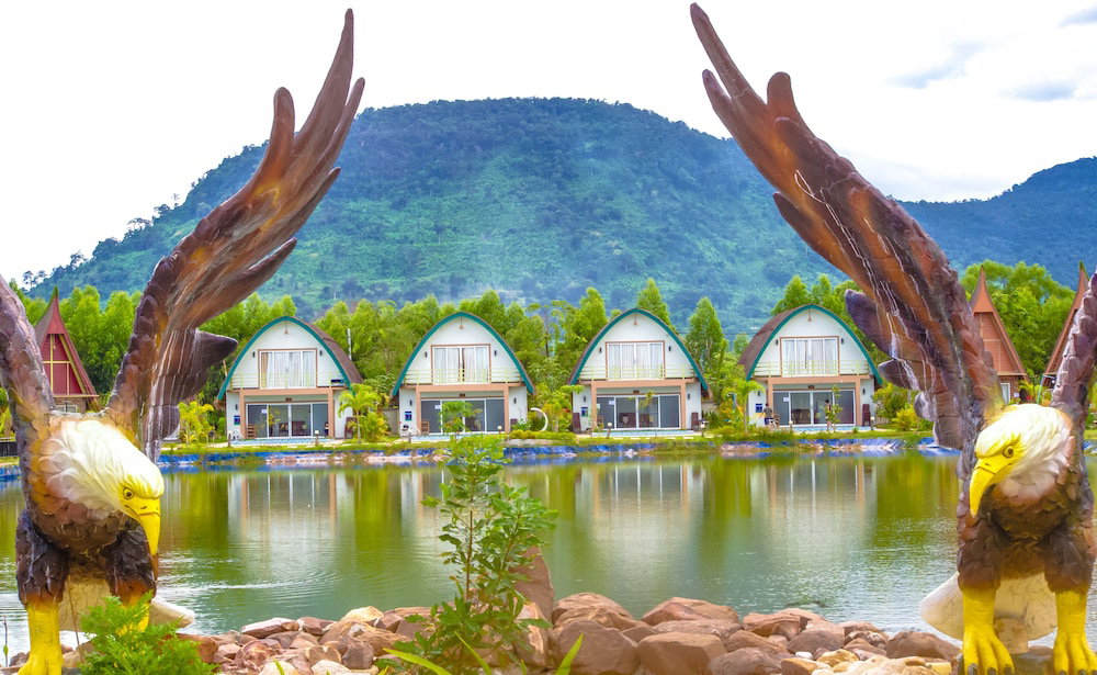Отель · Bali Villa Kampot, Kampot