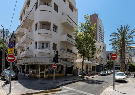 NEW! 2 BD Premium Beach house W/large balcony, Tel Aviv, Israel