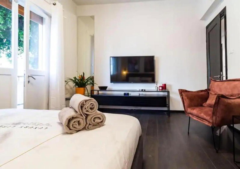 NEW! 2 BD Premium Beach house W/large balcony, Tel Aviv, Israel