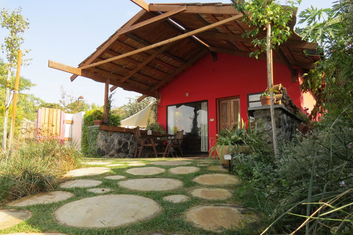 The green and red cabins, Israel