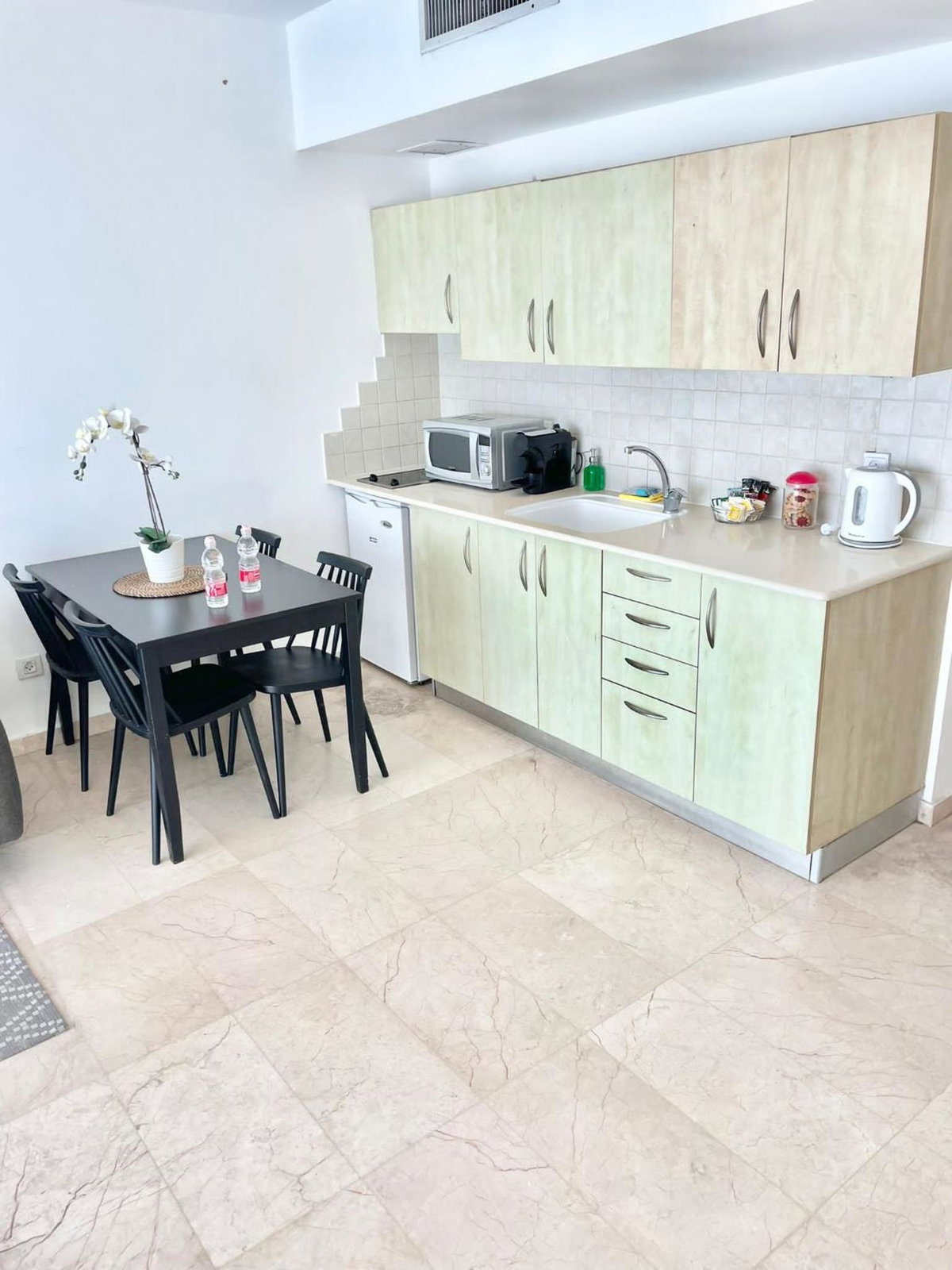 Oceanus apartment hotel, Israel