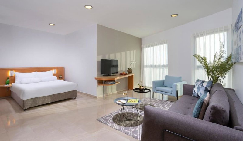 Oceanus apartment hotel, Herzliya, Израиль