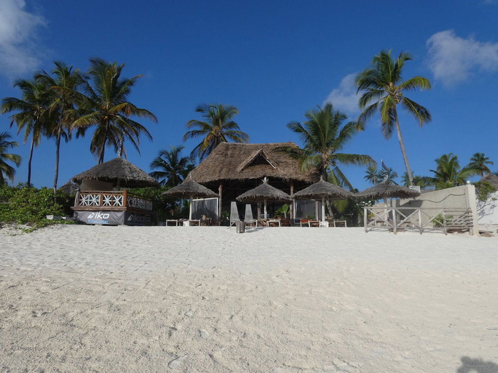 Отель · Bahari Pizza Restaurant and Bungalows, Sokoni