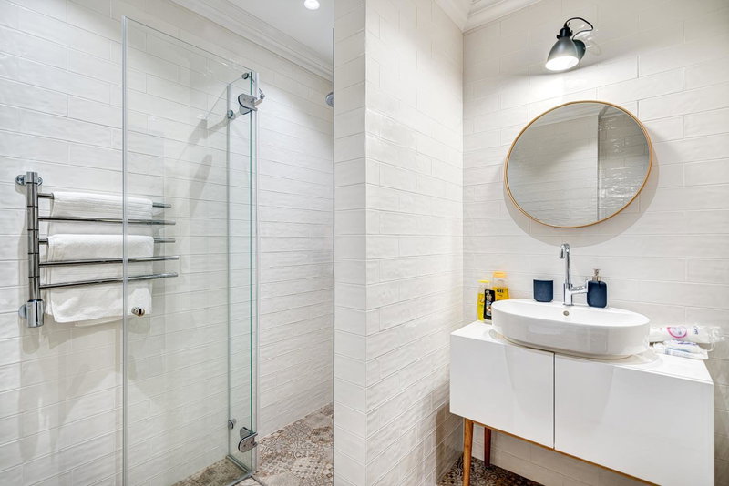 HaPPy Inn Presidential, Self check-in, Parking in the underground garage, Vilnius, Lithuania